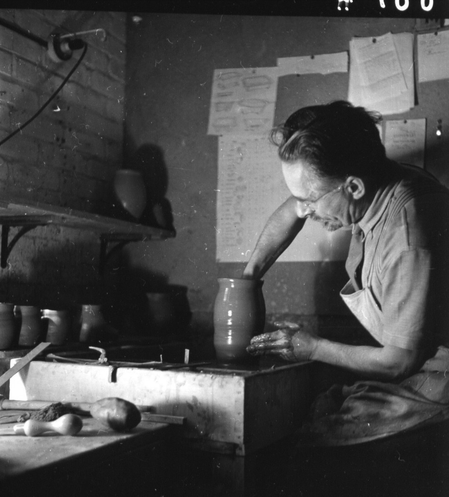 Bernard Leach at Shinners Bridge Pottery. Photo Fritz Henle, Dartington Archive